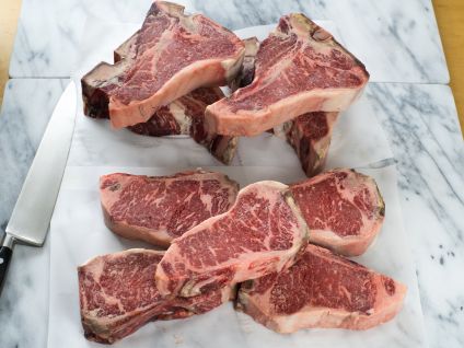 Gift Set - Dry Aged Naturally Raised Prime Shortloin Hand-Cut Into Porterhouse, T-Bone And Kansas City Strip Steaks